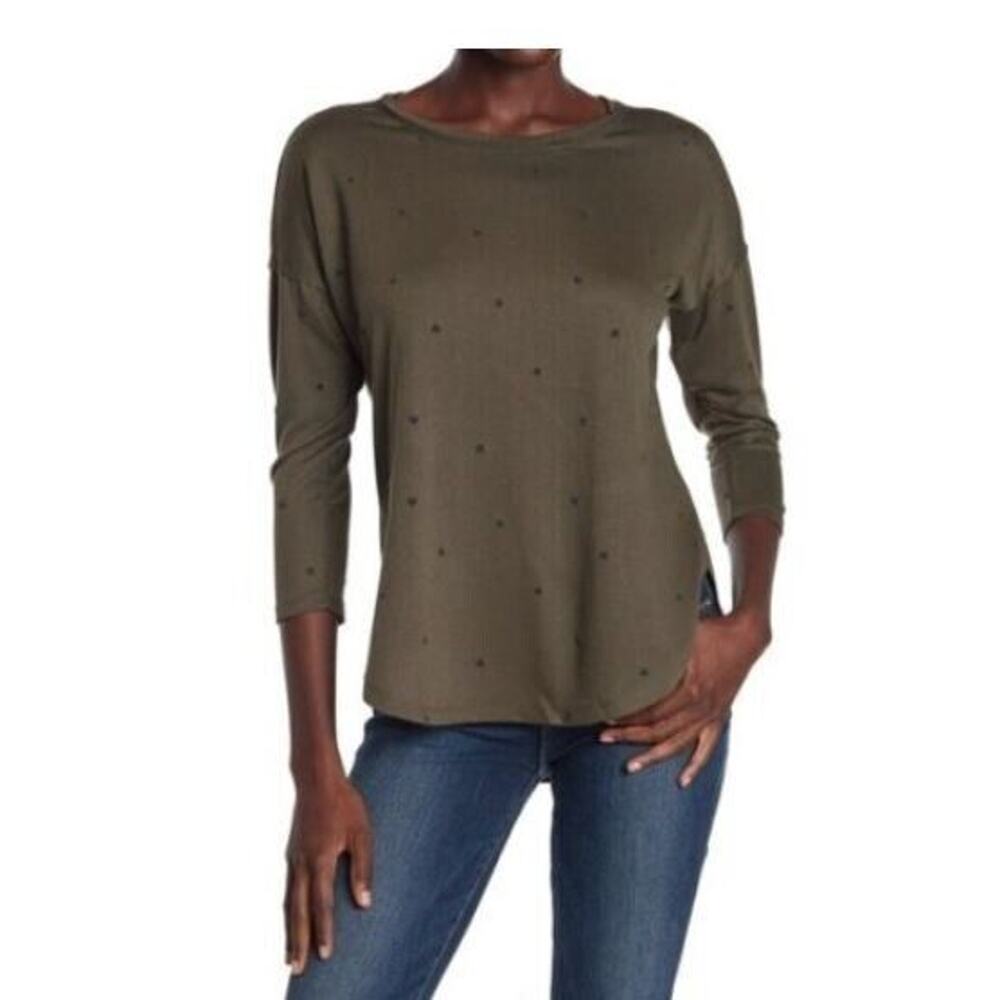 Bobeau 3/4‎ Sleeve Scoop Neck Flocked Top in Heather Olive Hearts & Dots Small